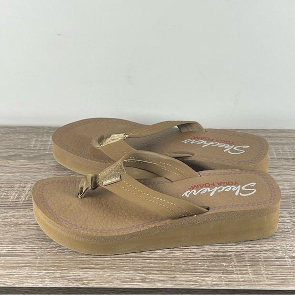 Skechers Platform Flip Flops - Picture 3 of 5